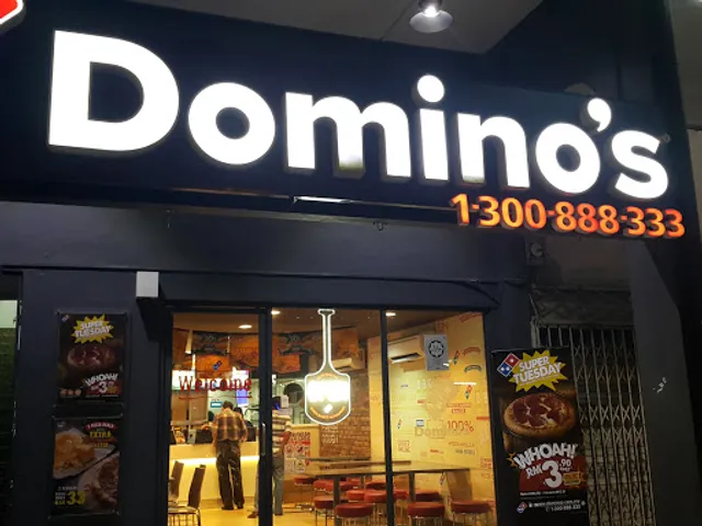 Domino's Mega Mendung
