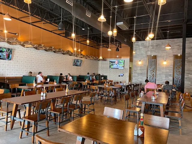 Altamar Seafood & Bar