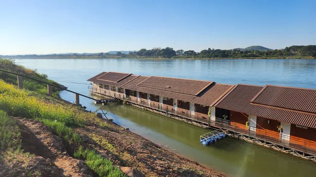 Riverside Chiangkhan