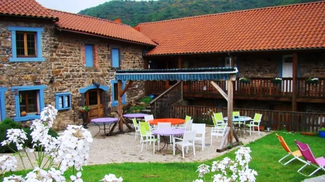 Rooms and guest table Margaridou