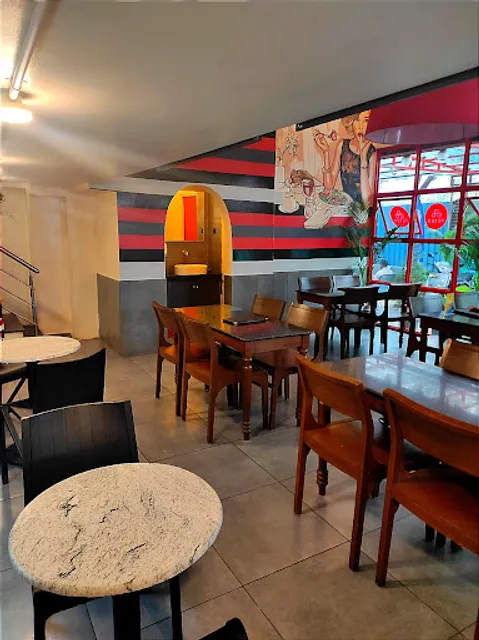 Cafe Peter - Apte Road