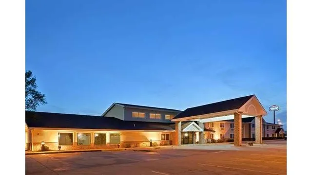 AmericInn by Wyndham West Burlington