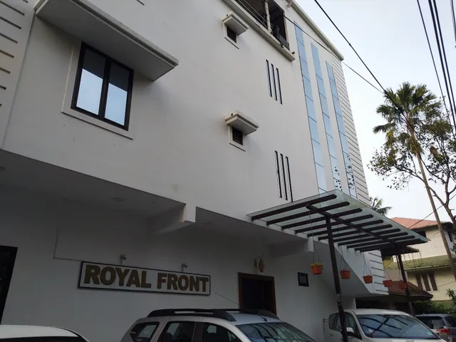 OYO 16605 Royal Front