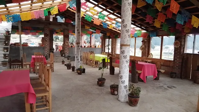 CABAÑA RESTAURANT "LOS METATES"