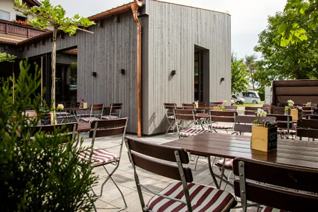 Zum Maxwirt - Restaurant und Biergarten mit Sonnenterrasse