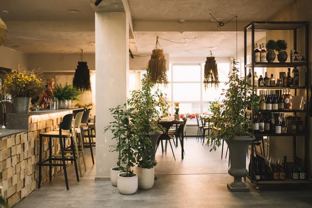 Pievos – restoranas, kavinė, gėlės