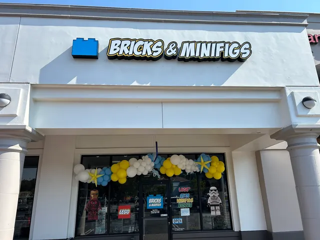 Bricks & Minifigs Laguna Niguel
