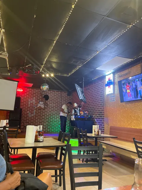 El Tiburón Seafood & Grill