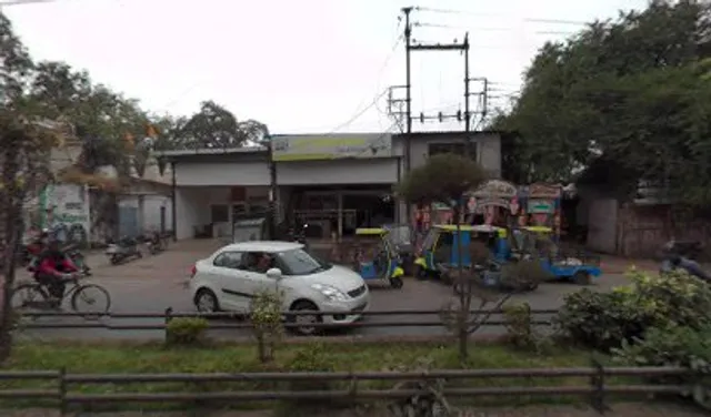 Bombay Chicken & Eggs Center