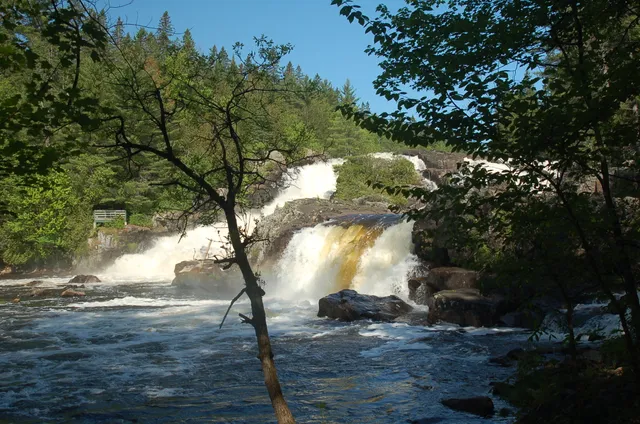 Monte à Peine Falls and Dalles Regional Park