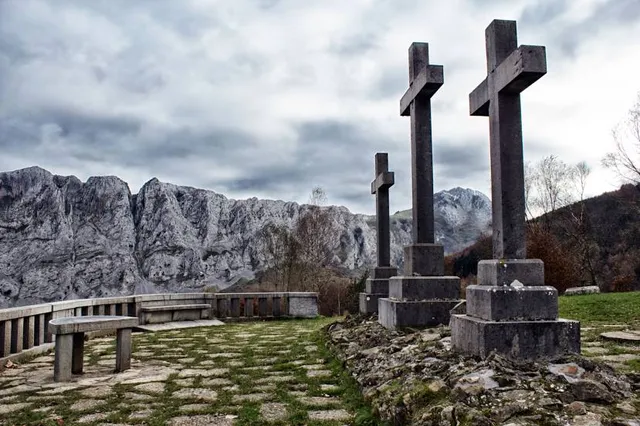 Cerro de Las Tres Cruces