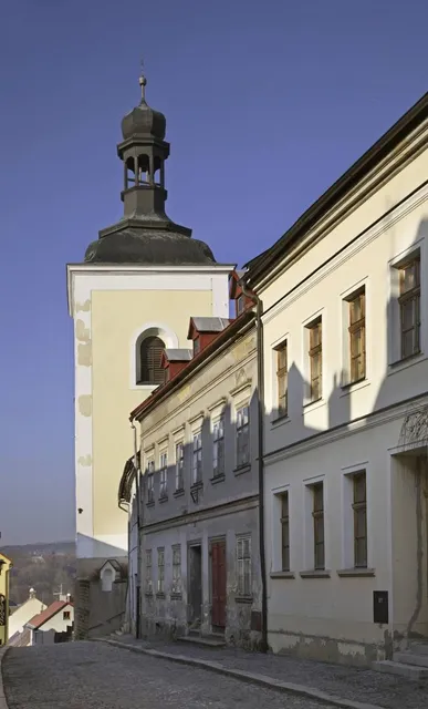 Wieża Farna - dzwonnica przy kościele farnym w Krośnie