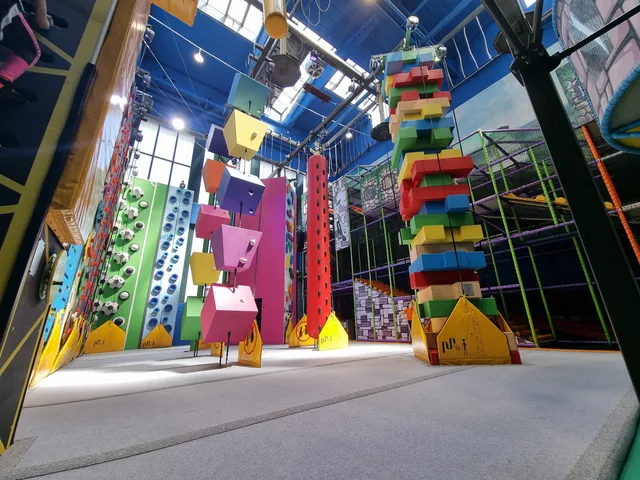 Funtasy World Rödental - Indoor-Freizeitpark I Lasertag I TrampolinArea uvm.