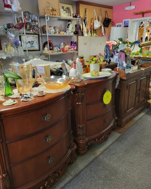 Northwest Treasures Second Hand Store