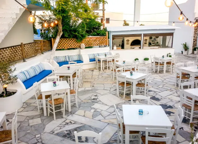 Stratos Pizzeria Restaurant