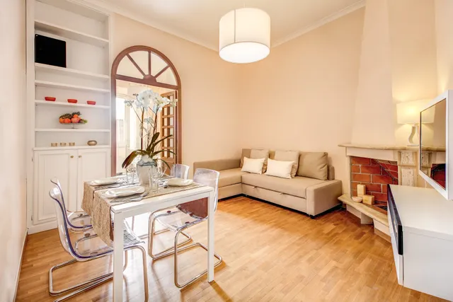 Elegant Apartment Behind The Colosseum