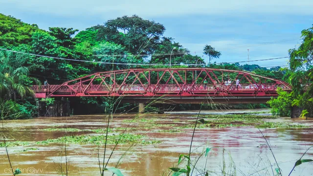 Ponte de Ferro Vermelha