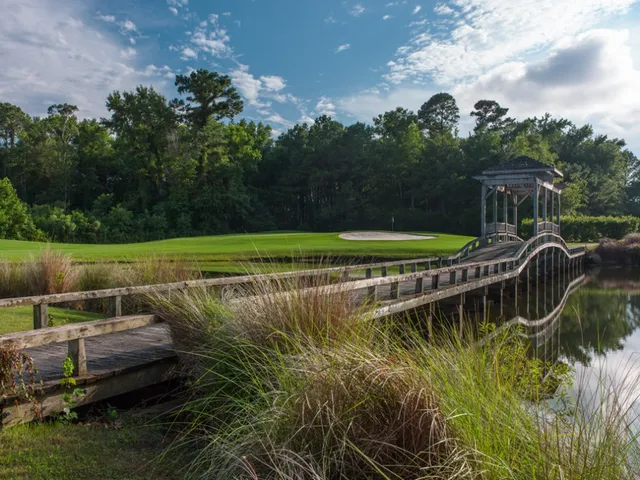 The Pointe Golf Club