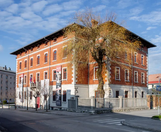 Notranjski muzej Postojna