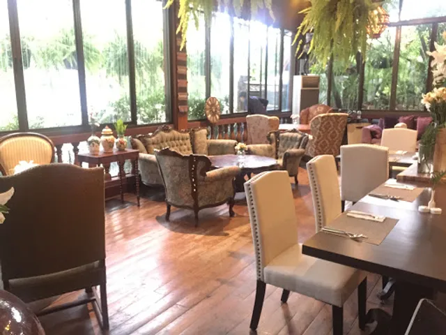 Khamsaen Cafe (คำแสน คาเฟ่)