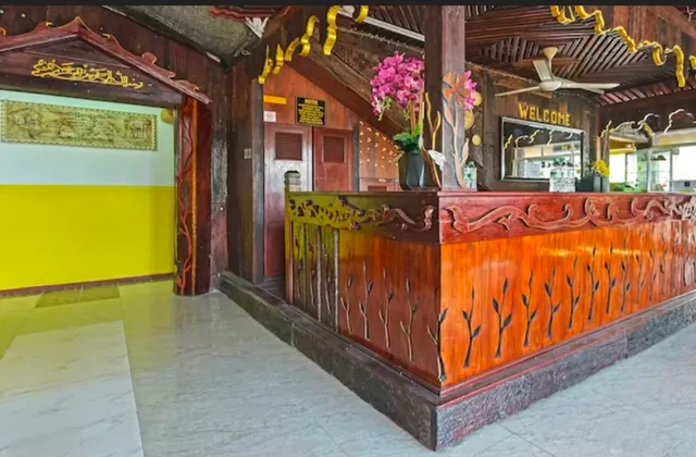 Raintown Timbers Hotel