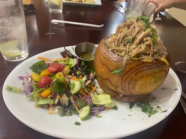 La Casona Restaurante & Bar