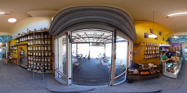 Lamiró "Alimentação com Intenção, Café e Arte"