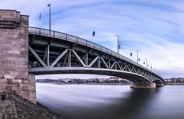Petőfi Bridge