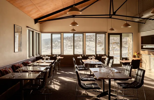 The Stallions Restaurant & Bar (open during ski season)
