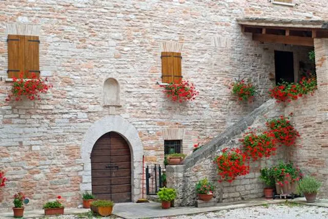 Abbazia di San Vincenzo al Furlo