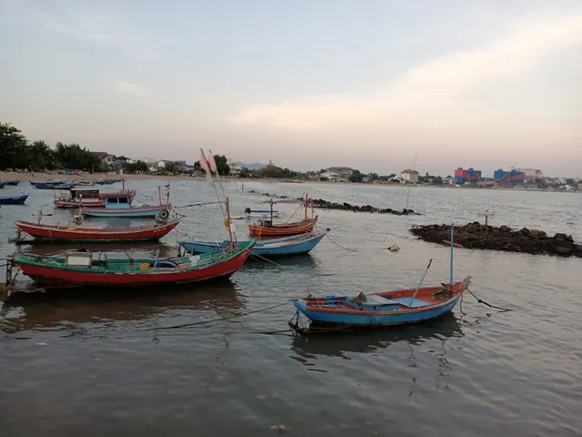 สะพานปลาหาดพลา