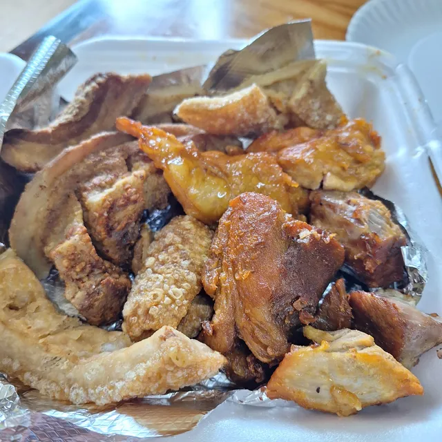 Los cazos tortillería y taqueria