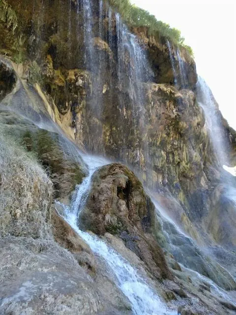 Dipsizgöl Şelalesi