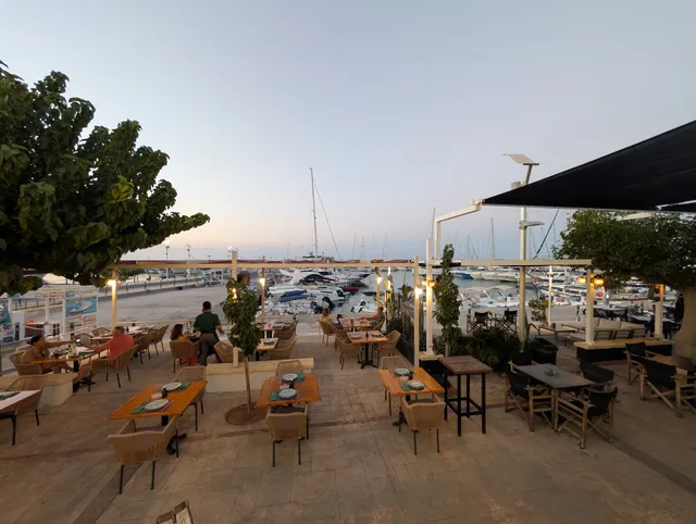 Wok & Walk Asian Fusion Restaurant