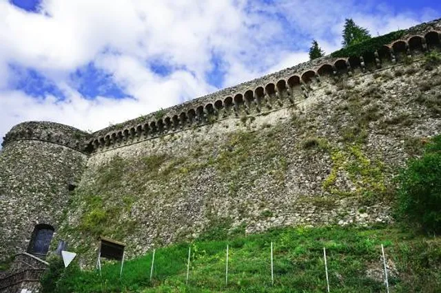 Rocca Di CAMPORGIANO