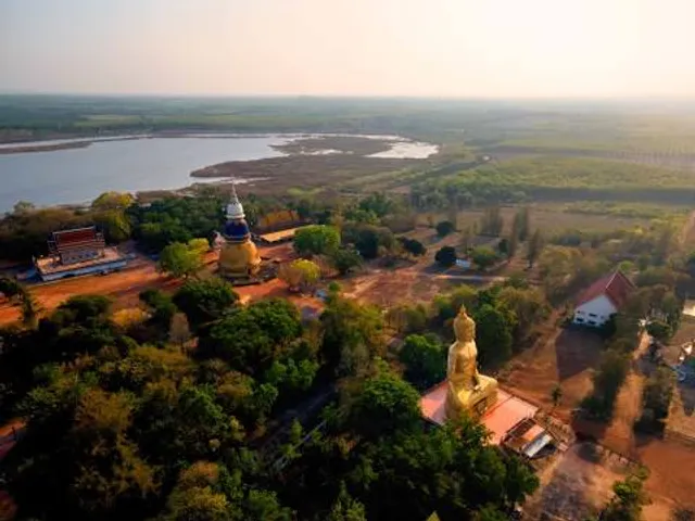 Wat Huai Nam Sap (Wat Phra That Wayo)