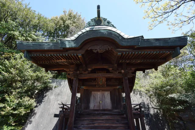 Tanouranimasusimasu Shrine