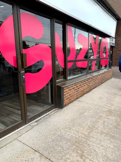 SuzyQ Doughnuts St. Laurent