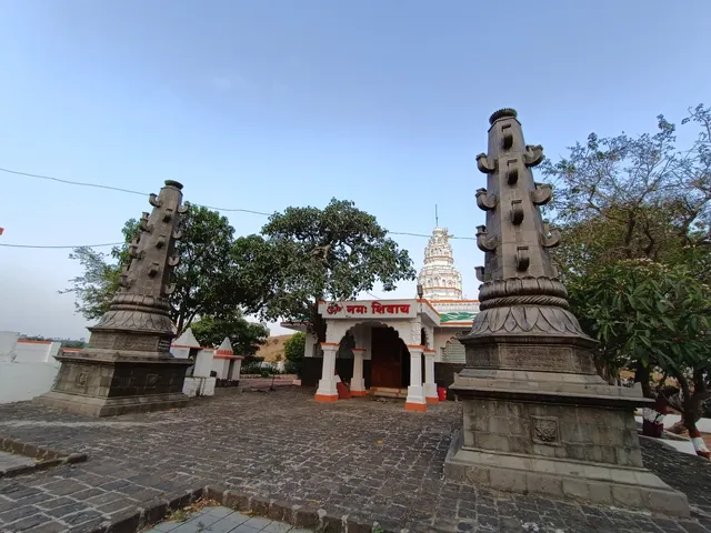 Chaturmukh Shiv Temple darewadi