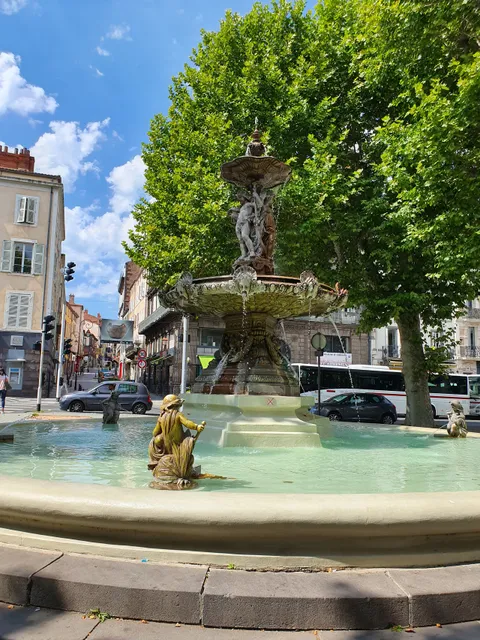 La Fontaine de la Place Delille