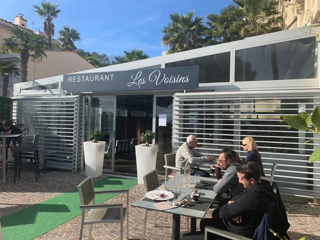 Les Voisins Restaurant