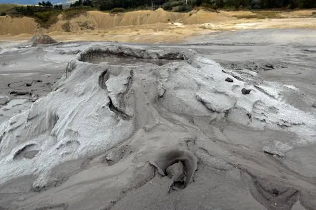 Vulcanii Noroioși Pâclele Mari