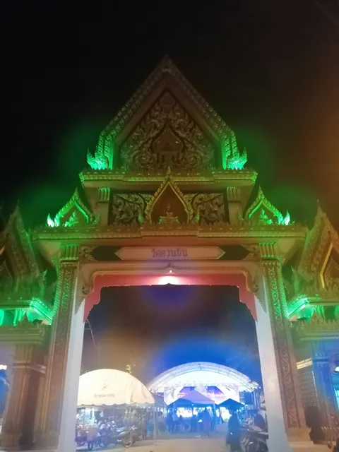 Wat Khuan Khan