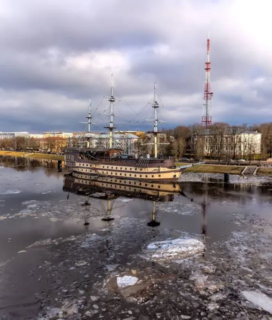 Novgorodskiy Sokolinyy Dvor