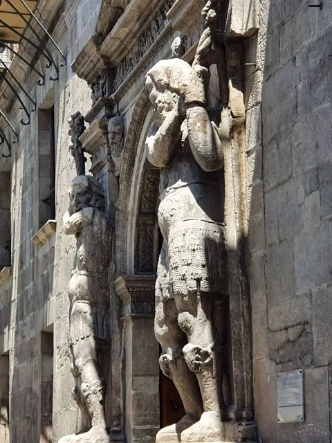 Palacio de los Condes de Morata o de Luna