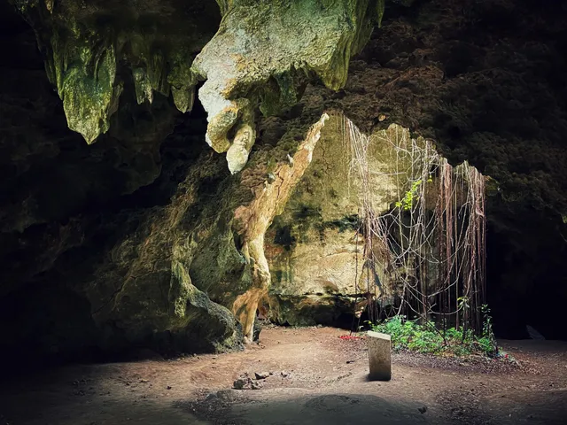 Kuumbi Cave