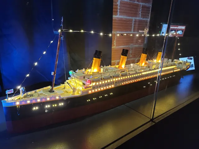 BrickTown: Alien Attack