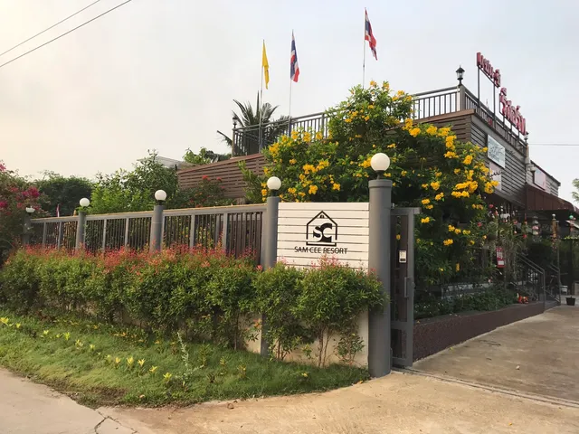 Sam Cee Resort