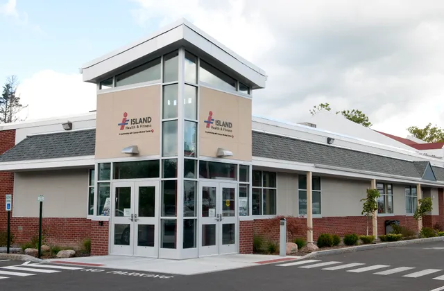 Island Health & Fitness at Community Corners