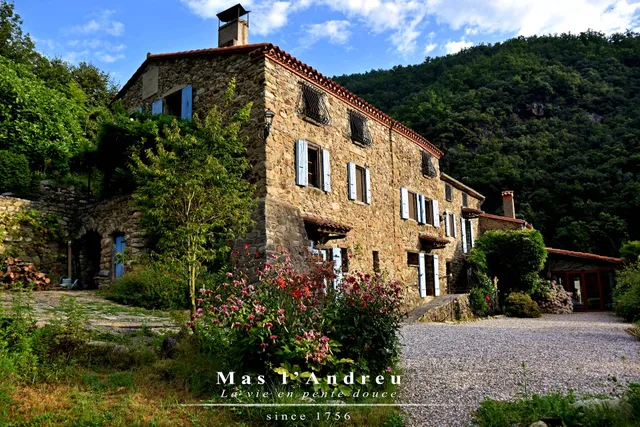 Mas l'Andreu - La Vie en Pente Douce (gites meublés 3*)